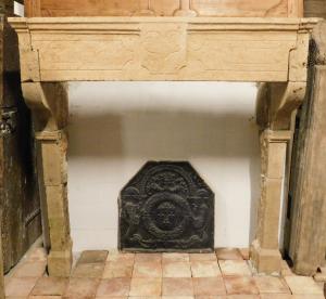 chp289 Burgundy stone fireplace, dated 1810, max width cm 173 x h 175 cm